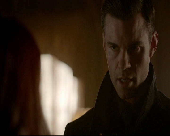 VampireDiariesWorld-dot-nl_TheOriginals_3x13HeartShapedBox1134.jpg