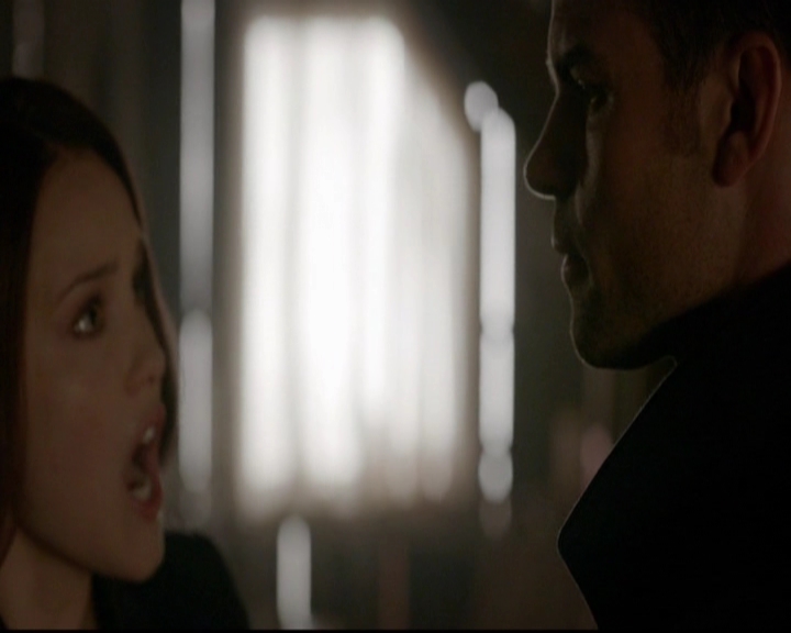 VampireDiariesWorld-dot-nl_TheOriginals_3x13HeartShapedBox1148.jpg