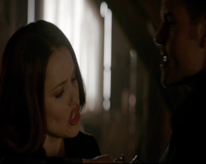 VampireDiariesWorld-dot-nl_TheOriginals_3x13HeartShapedBox1150.jpg