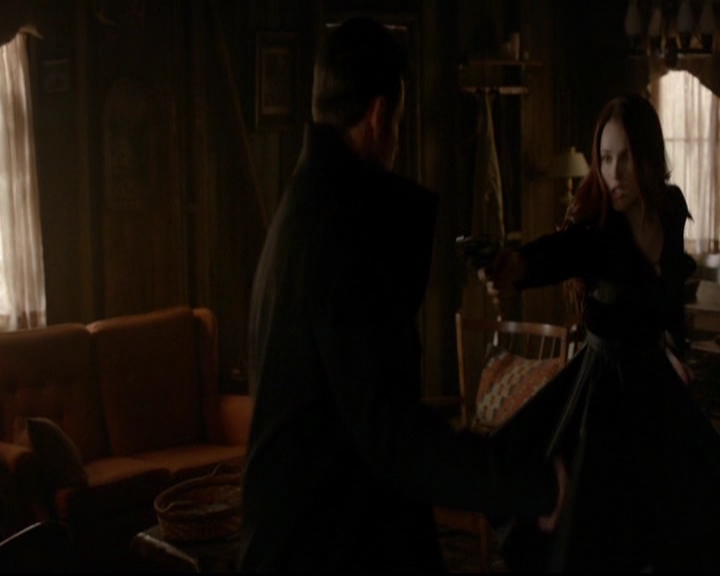 VampireDiariesWorld-dot-nl_TheOriginals_3x13HeartShapedBox1166.jpg