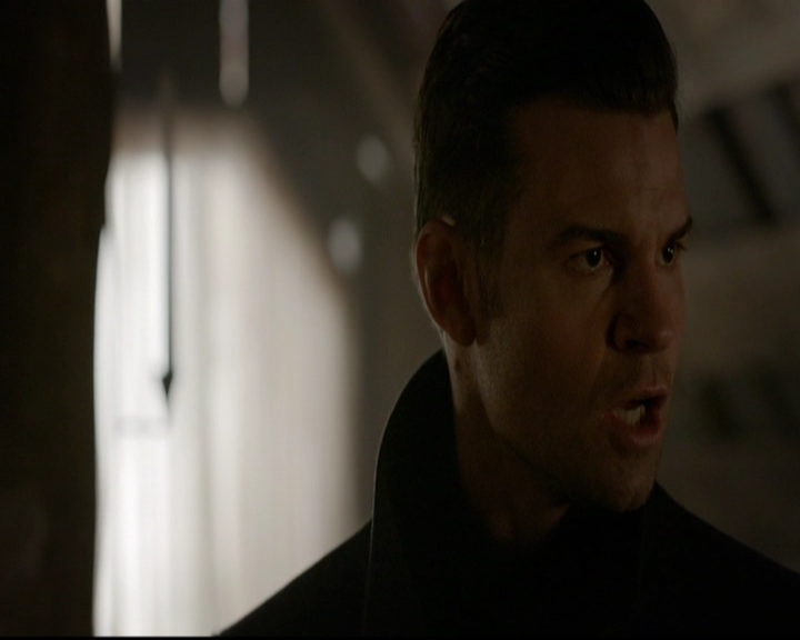 VampireDiariesWorld-dot-nl_TheOriginals_3x13HeartShapedBox1175.jpg