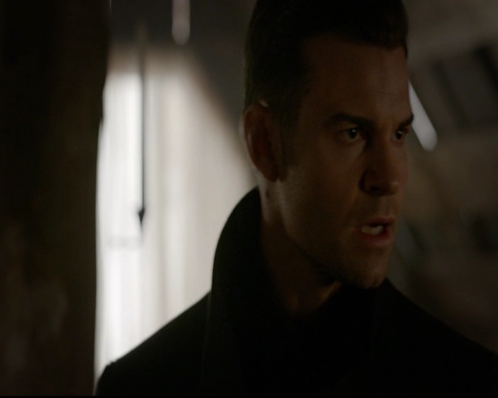 VampireDiariesWorld-dot-nl_TheOriginals_3x13HeartShapedBox1176.jpg