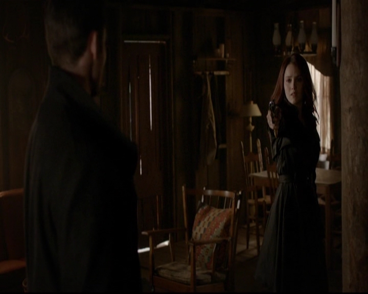 VampireDiariesWorld-dot-nl_TheOriginals_3x13HeartShapedBox1179.jpg