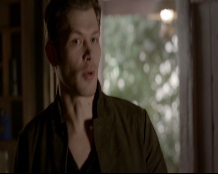 VampireDiariesWorld-dot-nl_TheOriginals_3x13HeartShapedBox1181.jpg