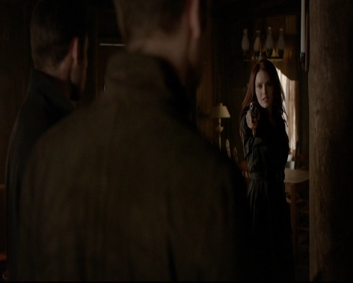 VampireDiariesWorld-dot-nl_TheOriginals_3x13HeartShapedBox1185.jpg