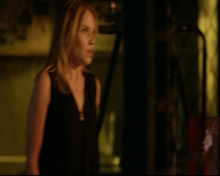 VampireDiariesWorld-dot-nl_TheOriginals_3x13HeartShapedBox1469.jpg