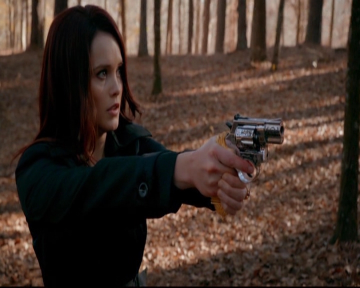 VampireDiariesWorld-dot-nl_TheOriginals_3x13HeartShapedBox1483.jpg