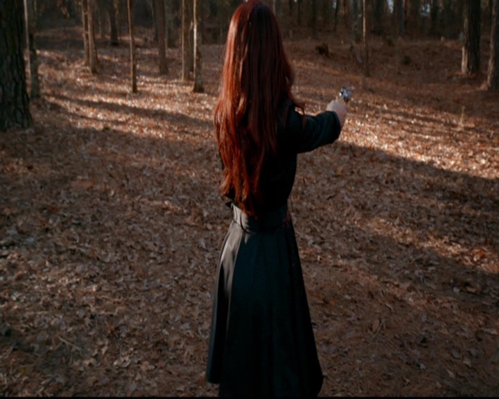 VampireDiariesWorld-dot-nl_TheOriginals_3x13HeartShapedBox1488.jpg