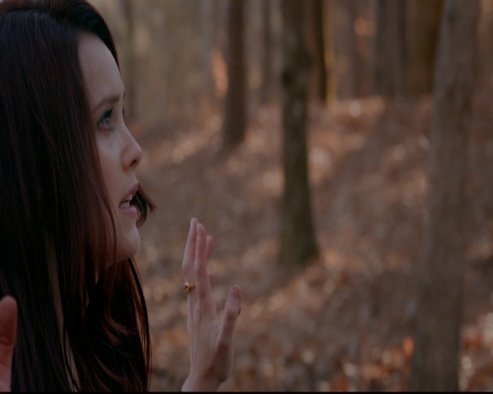 VampireDiariesWorld-dot-nl_TheOriginals_3x13HeartShapedBox1507.jpg