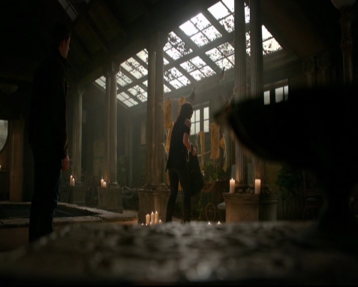 VampireDiariesWorld-dot-nl_TheOriginals_3x13HeartShapedBox1556.jpg