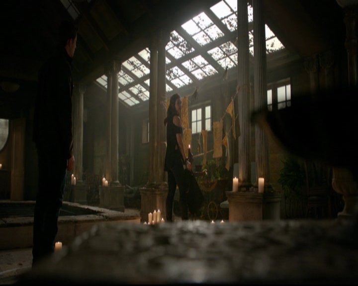 VampireDiariesWorld-dot-nl_TheOriginals_3x13HeartShapedBox1558.jpg
