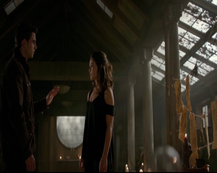 VampireDiariesWorld-dot-nl_TheOriginals_3x13HeartShapedBox1580.jpg