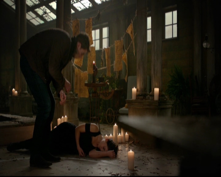 VampireDiariesWorld-dot-nl_TheOriginals_3x13HeartShapedBox1610.jpg