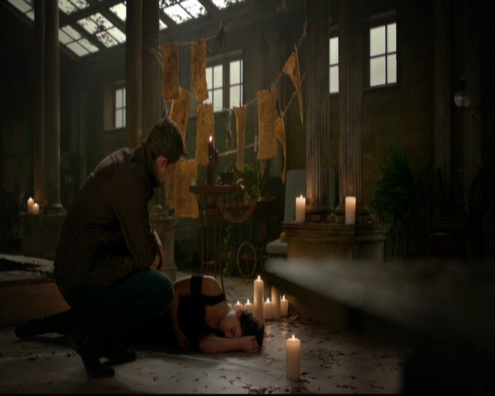 VampireDiariesWorld-dot-nl_TheOriginals_3x13HeartShapedBox1611.jpg