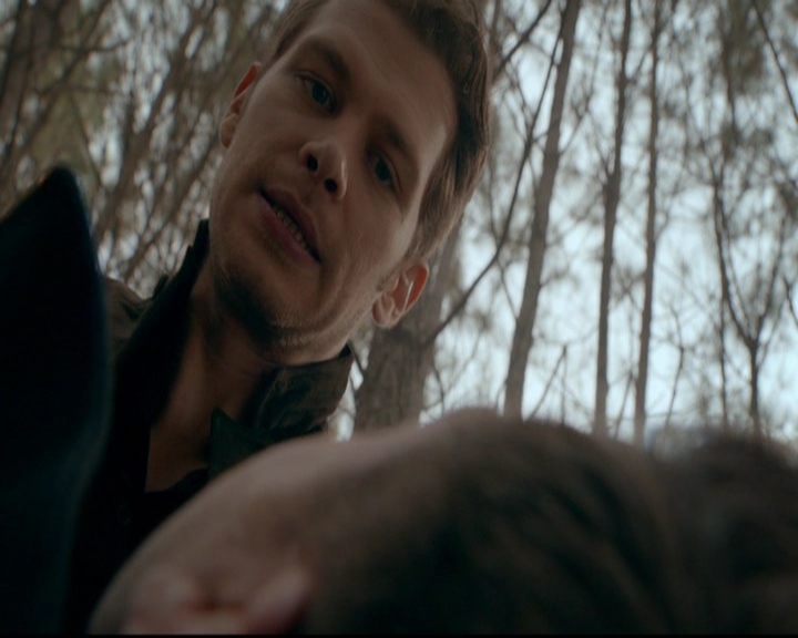 VampireDiariesWorld-dot-nl_TheOriginals_3x13HeartShapedBox1630.jpg