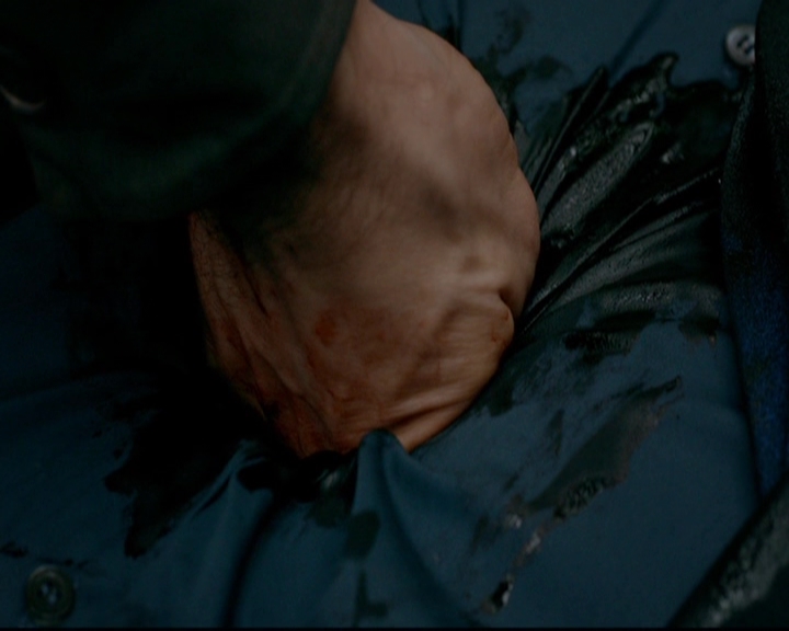VampireDiariesWorld-dot-nl_TheOriginals_3x13HeartShapedBox1632.jpg