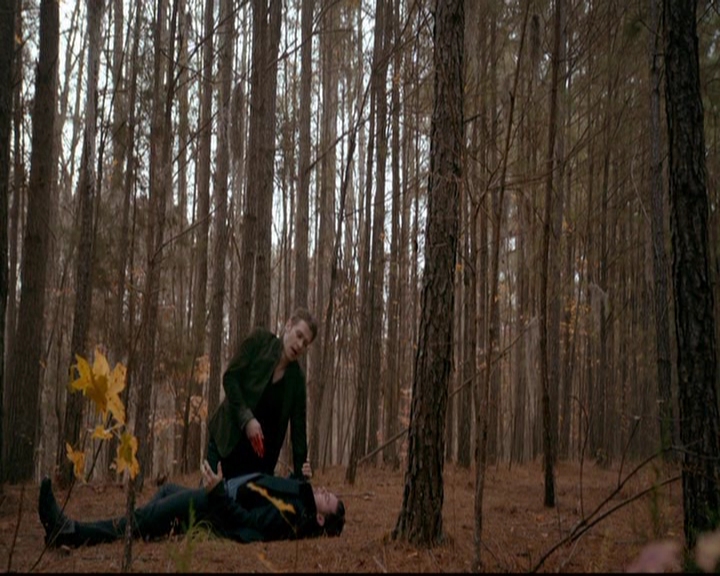 VampireDiariesWorld-dot-nl_TheOriginals_3x13HeartShapedBox1635.jpg