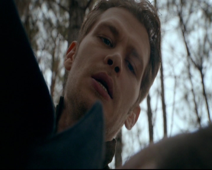 VampireDiariesWorld-dot-nl_TheOriginals_3x13HeartShapedBox1640.jpg