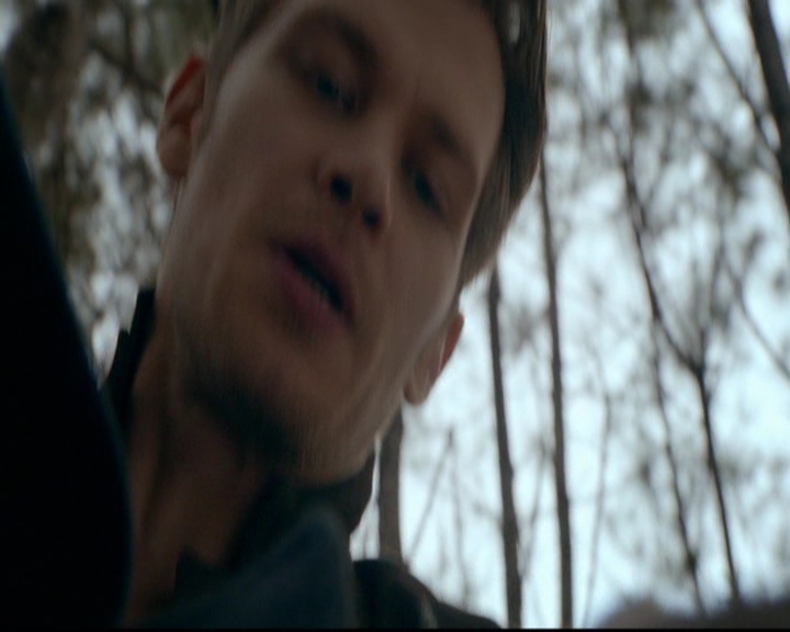 VampireDiariesWorld-dot-nl_TheOriginals_3x13HeartShapedBox1642.jpg