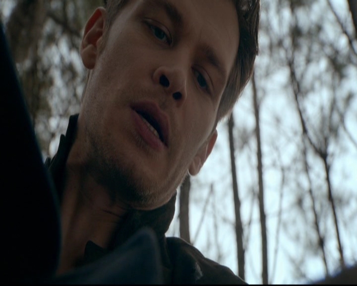 VampireDiariesWorld-dot-nl_TheOriginals_3x13HeartShapedBox1643.jpg