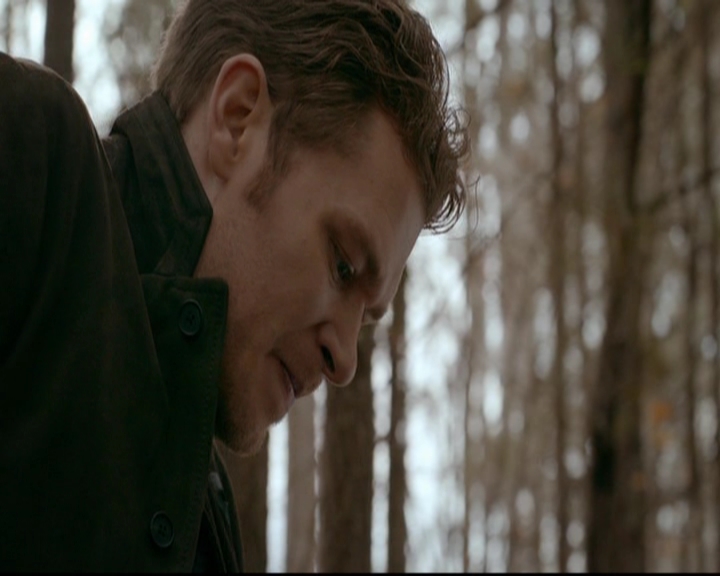 VampireDiariesWorld-dot-nl_TheOriginals_3x13HeartShapedBox1657.jpg