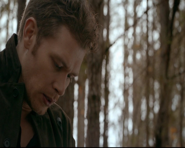 VampireDiariesWorld-dot-nl_TheOriginals_3x13HeartShapedBox1662.jpg