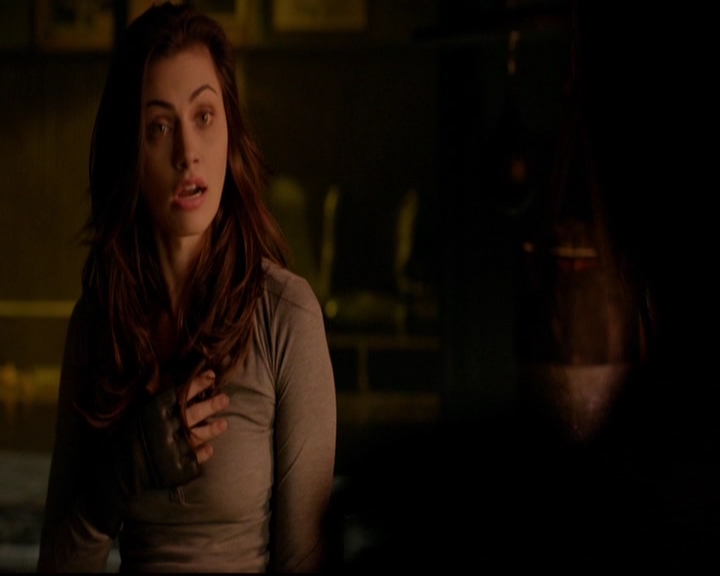 VampireDiariesWorld-dot-nl_TheOriginals_3x13HeartShapedBox1688.jpg