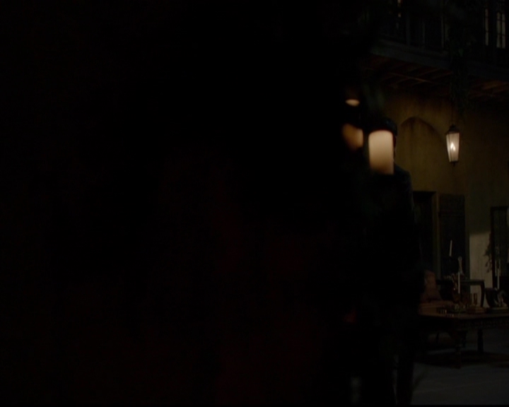 VampireDiariesWorld-dot-nl_TheOriginals_3x13HeartShapedBox1791.jpg