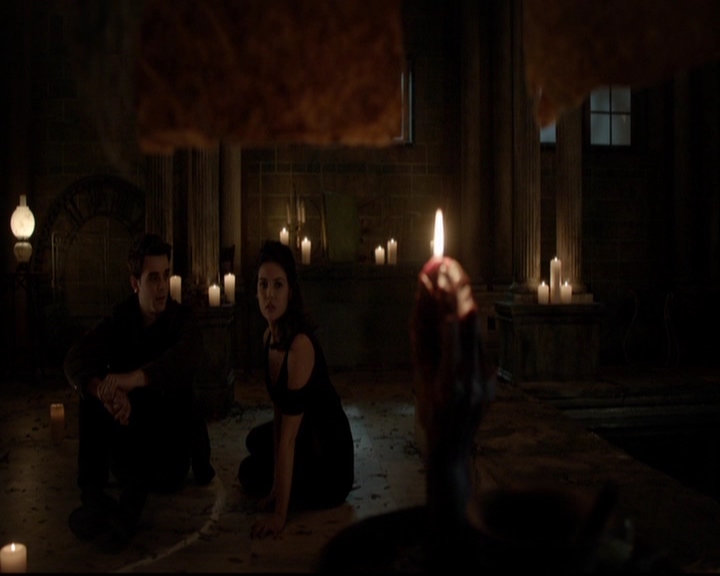 VampireDiariesWorld-dot-nl_TheOriginals_3x13HeartShapedBox1881.jpg