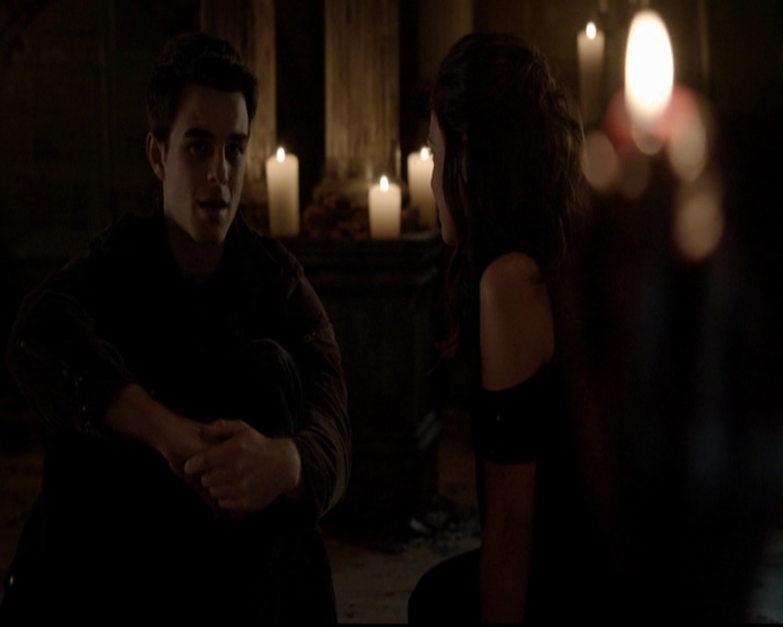 VampireDiariesWorld-dot-nl_TheOriginals_3x13HeartShapedBox1922.jpg