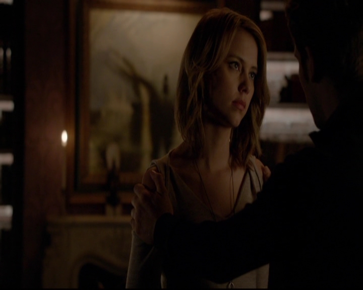 VampireDiariesWorld-dot-nl_TheOriginals_3x13HeartShapedBox2117.jpg