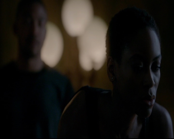 VampireDiariesWorld-dot-nl_TheOriginals_3x14AStreetcarNamedDesire1248.jpg