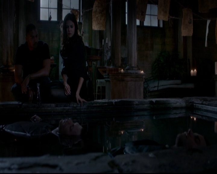 VampireDiariesWorld-dot-nl_TheOriginals_3x14AStreetcarNamedDesire1293.jpg