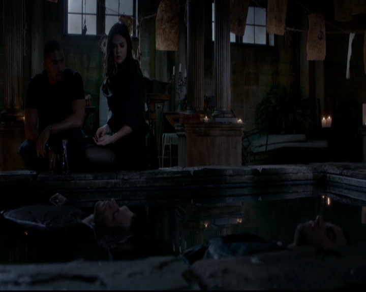 VampireDiariesWorld-dot-nl_TheOriginals_3x14AStreetcarNamedDesire1294.jpg