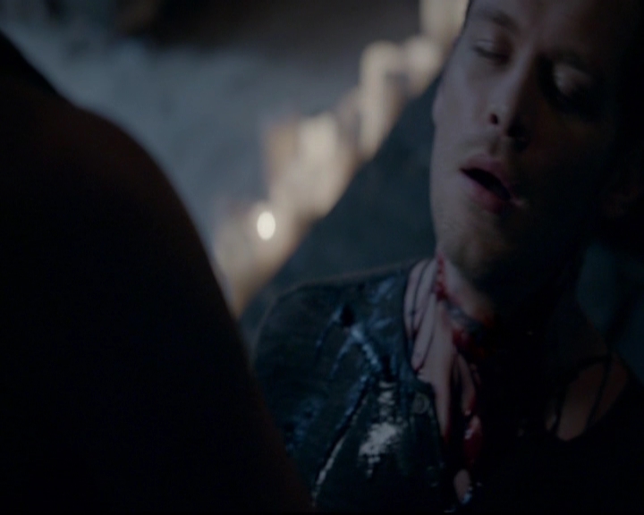 VampireDiariesWorld-dot-nl_TheOriginals_3x14AStreetcarNamedDesire1567.jpg