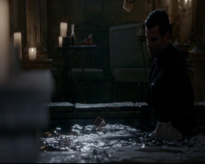 VampireDiariesWorld-dot-nl_TheOriginals_3x14AStreetcarNamedDesire1765.jpg