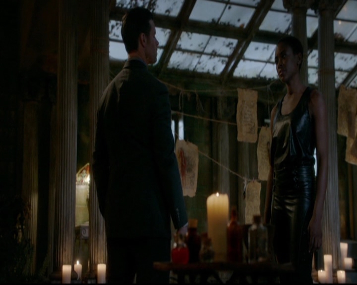 VampireDiariesWorld-dot-nl_TheOriginals_3x14AStreetcarNamedDesire1870.jpg