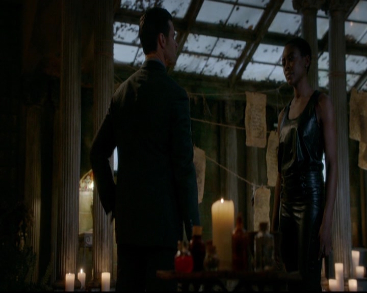 VampireDiariesWorld-dot-nl_TheOriginals_3x14AStreetcarNamedDesire1871.jpg