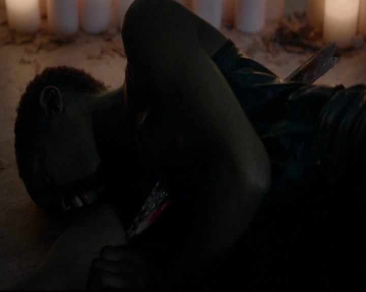 VampireDiariesWorld-dot-nl_TheOriginals_3x14AStreetcarNamedDesire1915.jpg