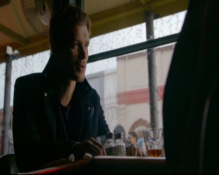 VampireDiariesWorld-dot-nl_TheOriginals_3x15AnOldFriendCalls0417.jpg