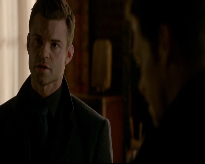 VampireDiariesWorld-dot-nl_TheOriginals_3x15AnOldFriendCalls0511.jpg