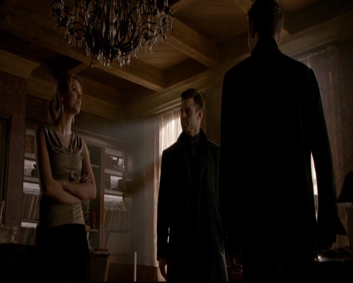 VampireDiariesWorld-dot-nl_TheOriginals_3x15AnOldFriendCalls0513.jpg