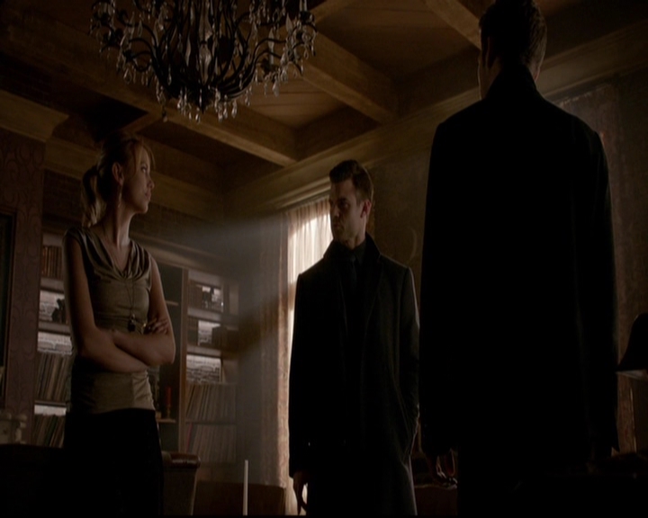 VampireDiariesWorld-dot-nl_TheOriginals_3x15AnOldFriendCalls0514.jpg