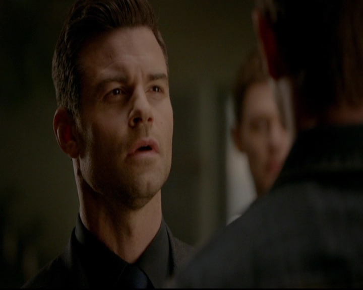 VampireDiariesWorld-dot-nl_TheOriginals_3x15AnOldFriendCalls0606.jpg