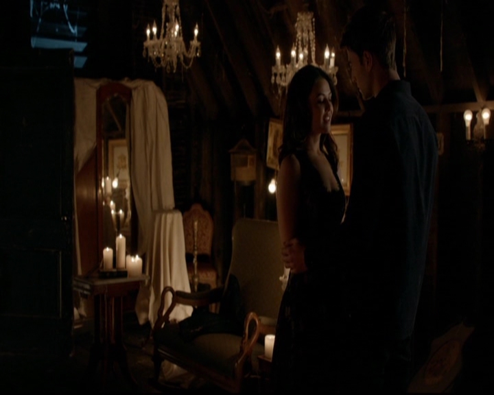 VampireDiariesWorld-dot-nl_TheOriginals_3x15AnOldFriendCalls1978.jpg