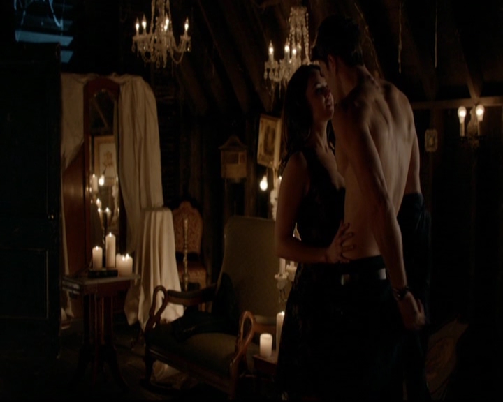 VampireDiariesWorld-dot-nl_TheOriginals_3x15AnOldFriendCalls1992.jpg