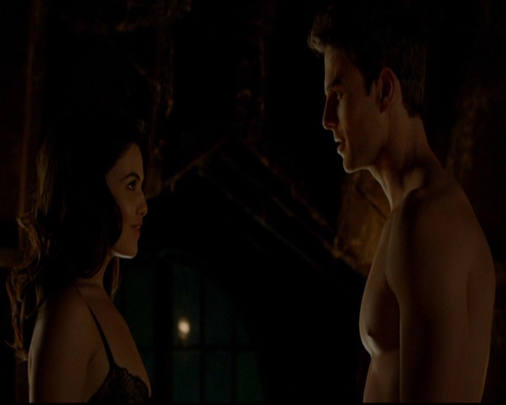 VampireDiariesWorld-dot-nl_TheOriginals_3x15AnOldFriendCalls2005.jpg