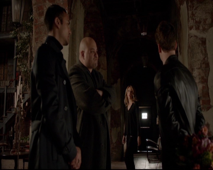 VampireDiariesWorld-dot-nl_TheOriginals_3x16AloneWithEverybody0335.jpg