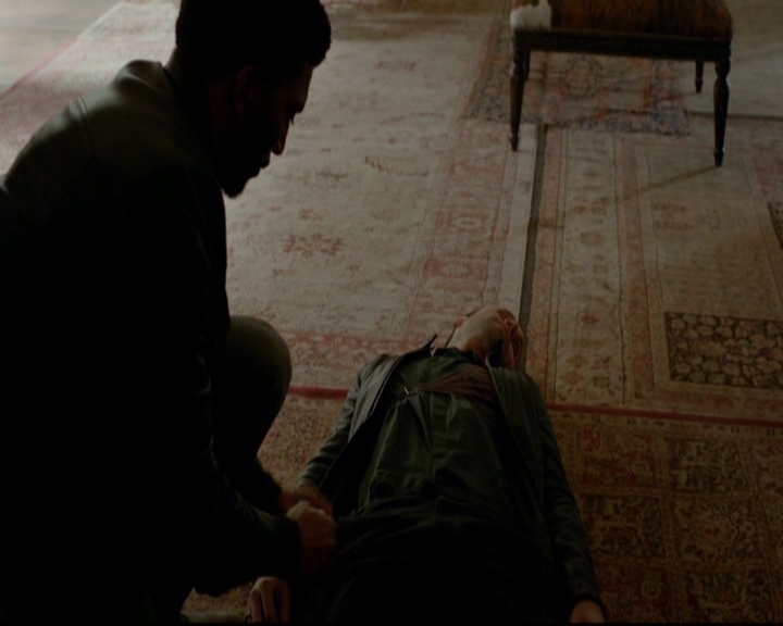 VampireDiariesWorld-dot-nl_TheOriginals_3x16AloneWithEverybody0738.jpg