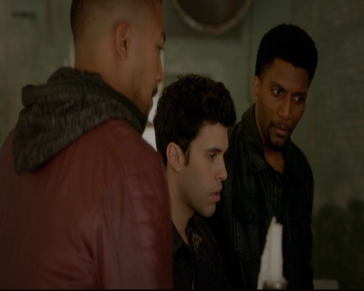 VampireDiariesWorld-dot-nl_TheOriginals_3x16AloneWithEverybody0809.jpg